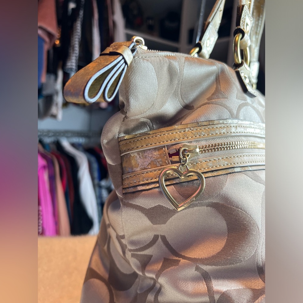 Authentic Coach bag - Picture 5 of 16